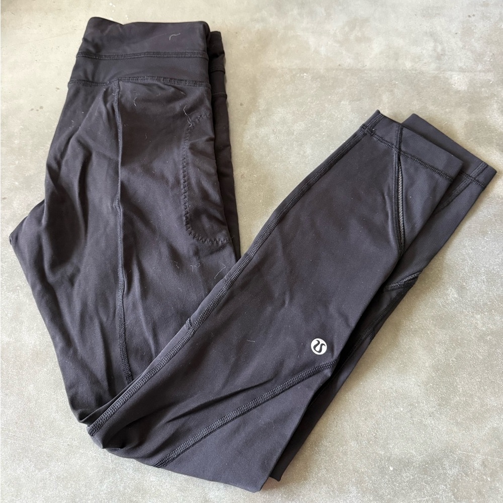 Lululemon Black Size 4 Leggings with Mesh Detail